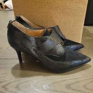 Banana Republic Black Textured Ankle Booties